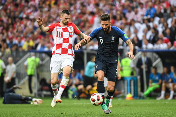 新赛季的首 新赛季的首